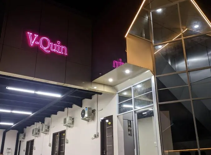 V Quin Hotel Semarang